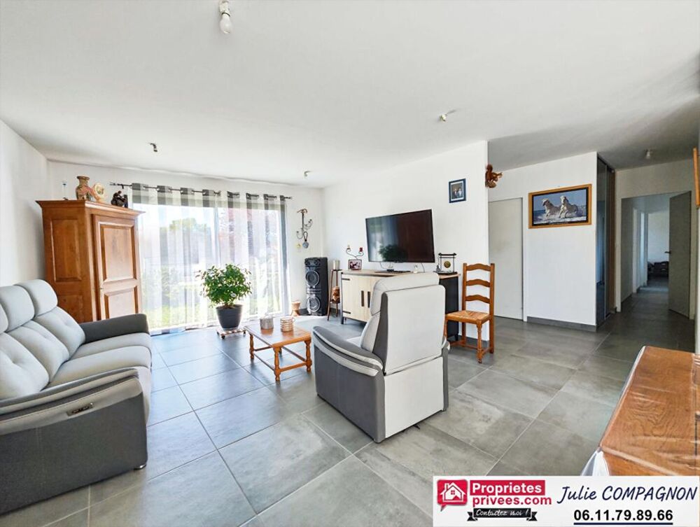 Vente Maison Maison 100 m² avec 2 chambres , 2 garages, grand carport et jardin Saint quentin en mauges
