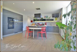  Maison à vendre 10 pièces 224 m²