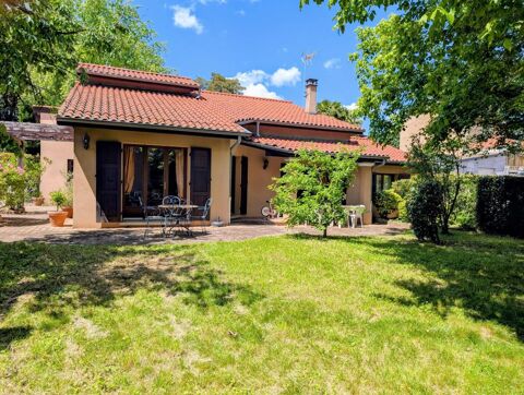   L'adresse rare à Écully : Maison familiale de 144 m² sur un terrain piscinable Maison - 5 pièce(s) - 144 m²