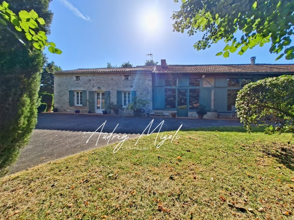 Vente Maison Propriété en pierre 8 pièces, 5 chambres, dépendances, piscine, terrain 7800m² Moirax