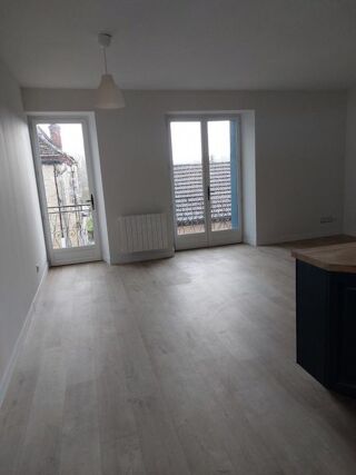  Appartement à louer 4 pièces 100 m²
