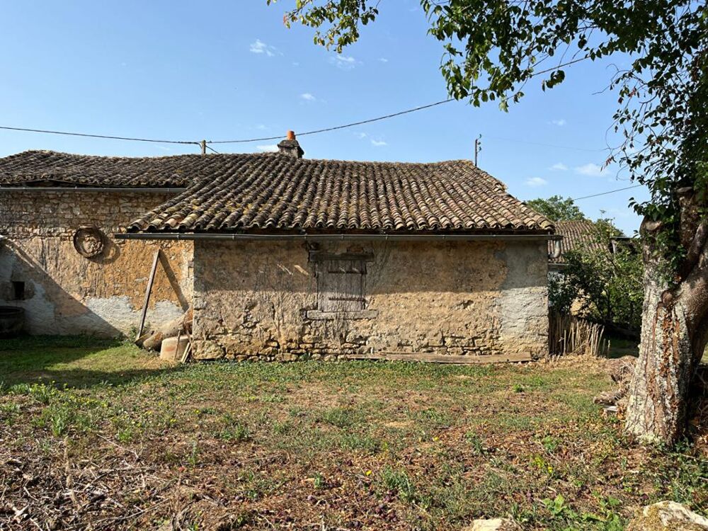 Vente Maison Fermette � r�nover de 110 m2 � Celle Levescault ,  4 pi�ces , jardin, grande grange Vivonne