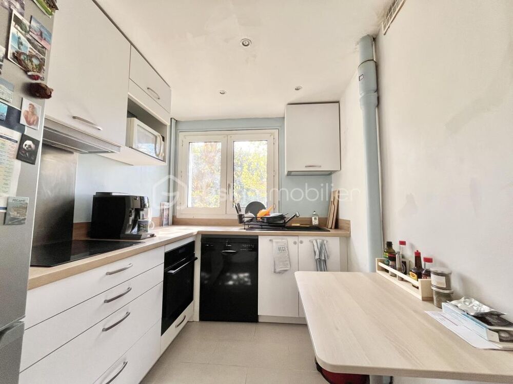 Dans le parc de Maisons-Laffitte - Appartement T3 66m2 avec 2 balcons, cave, box et place de parking !