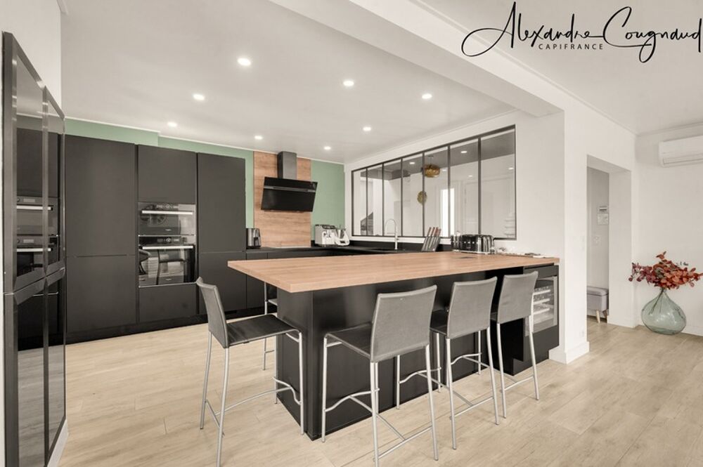 Vente Villa A vendre SAÏX (81) - Maison d'architecte P8 de 309 m² avec piscine, grand terrain constructible et vue Montagne Noire Saix