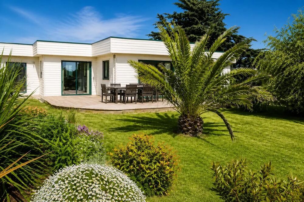Maison de 7 pièces de 168 m² à Plounévez-Lochrist proche plage