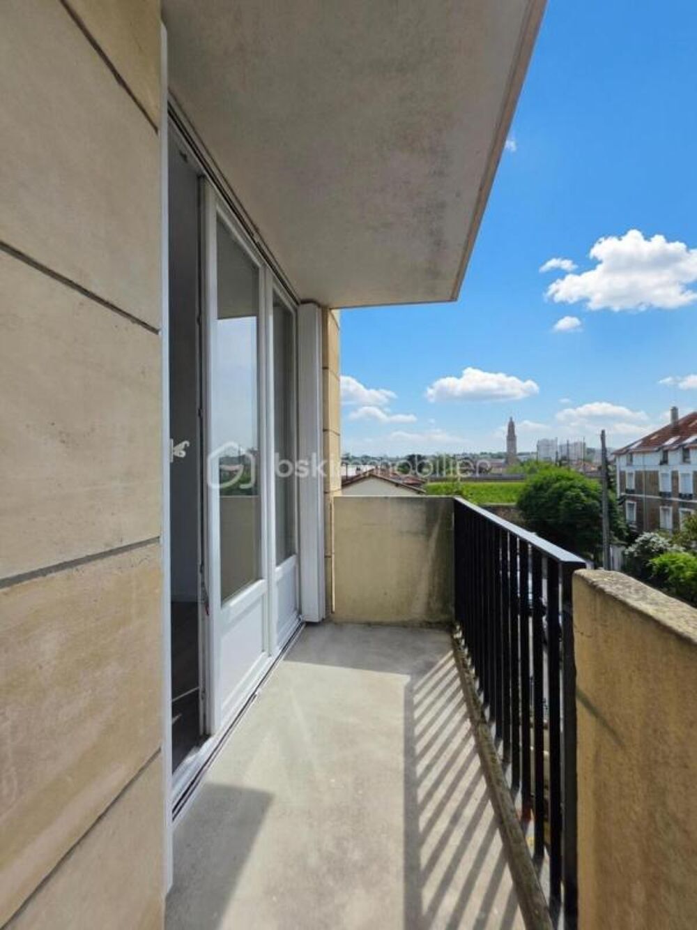Magnifique F2 44m² balcon OUEST parking cave RAVALEMENT PAYE