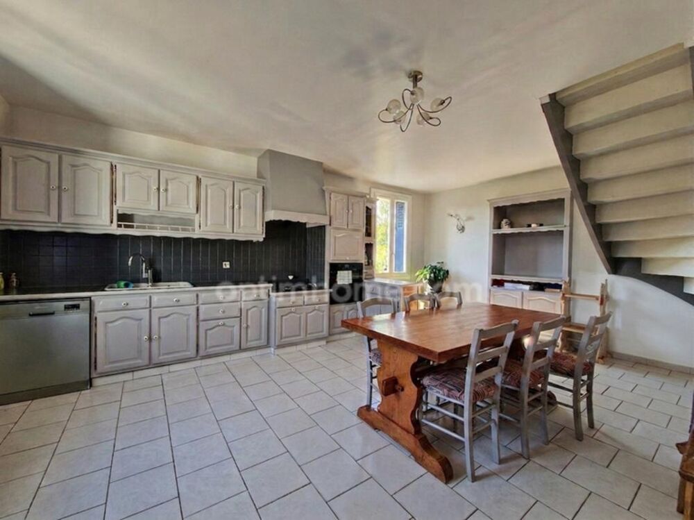 Vente Maison Maison à vendre 7 pièces - 5 chambres - 160 m² - parcelle de 4800 m² ( Ligueil 37) Ligueil