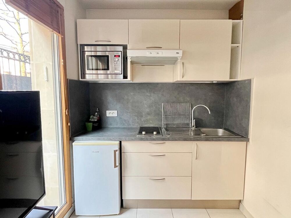 Location Appartement Studio avec terrasse Levallois perret