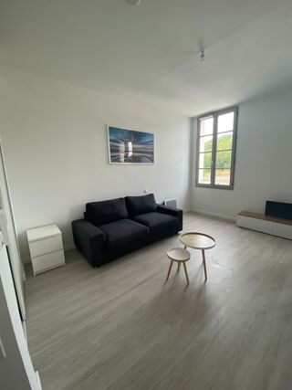  Appartement à louer 1 pièce 30 m²