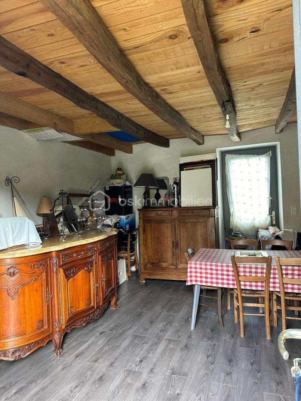 DEUX PETITES BÂTISSES ET UN PROJET