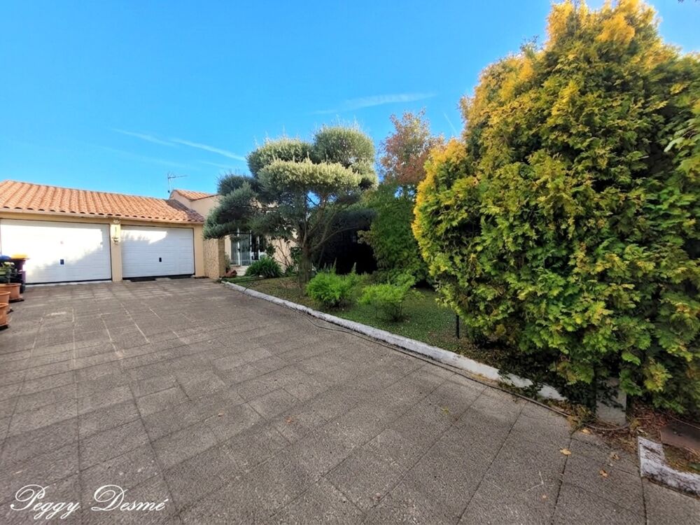 Maison à vendre 7 pièces PERIGNY (17) - Elégante maison de plain-pied de 144 m2 aux portes de La Rochelle - Double séjour- 4 cha