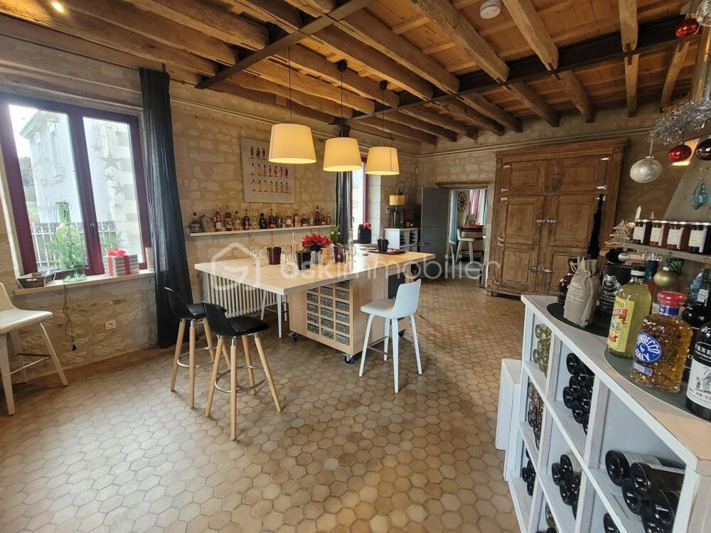 Belle propriété en coeur de village proche de Chinon