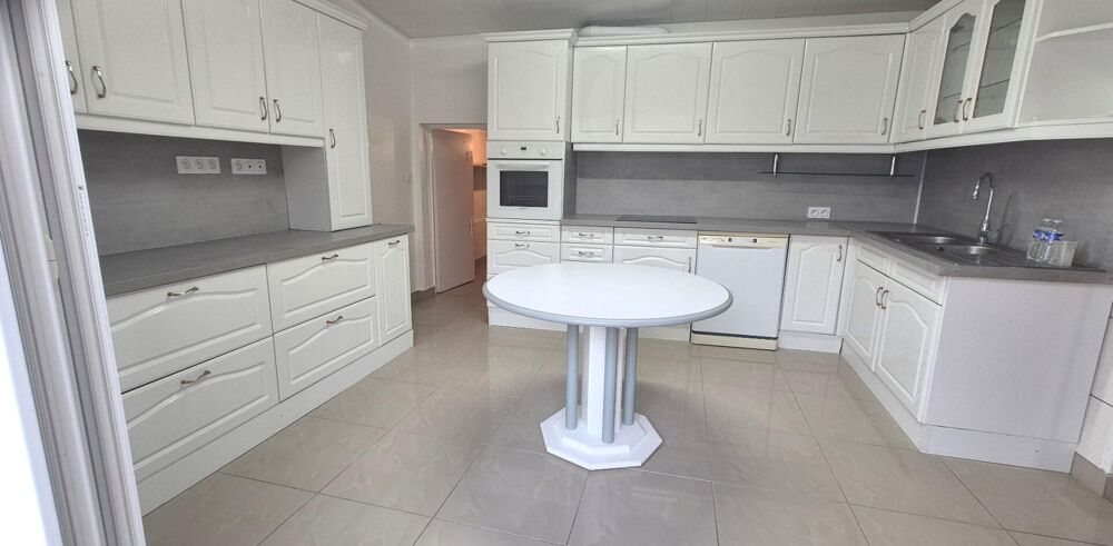 Belle Maison en Pierre ou de Caractère de 112 m² Rénovée avec Goût avec sa Cour fermée de 12 m², Terrasse de 56 m², Vérandas Cha