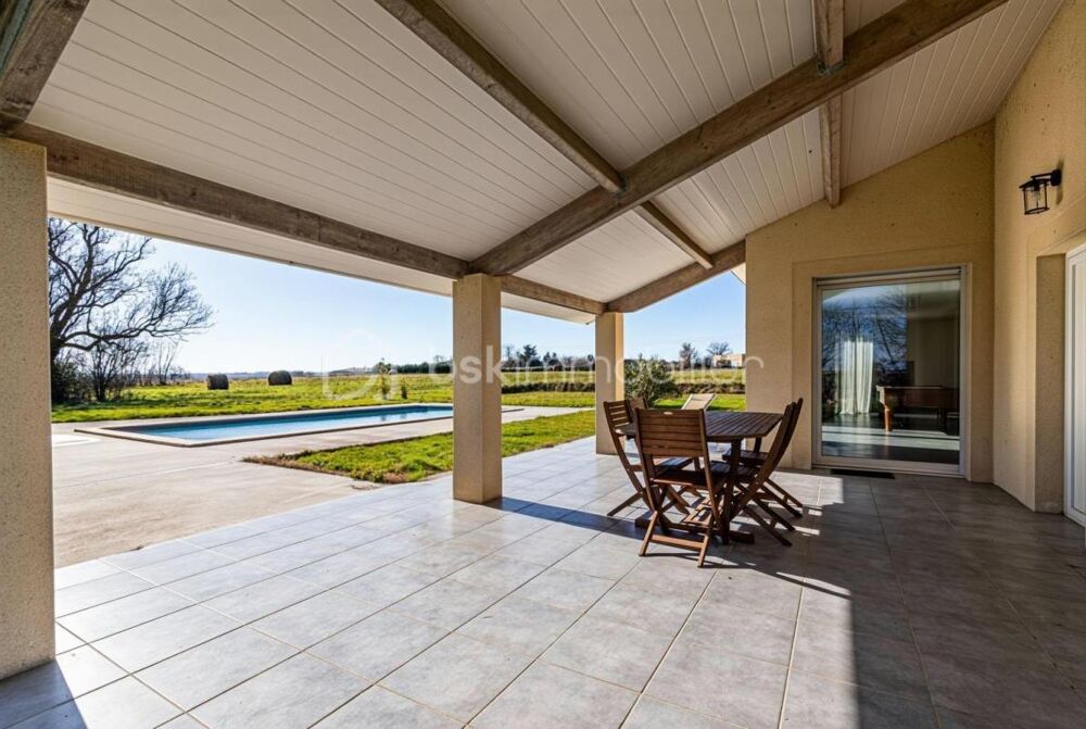 Maison avec vue Pyrénées, piscine et grand terrain  Entre Auch et Fleurance