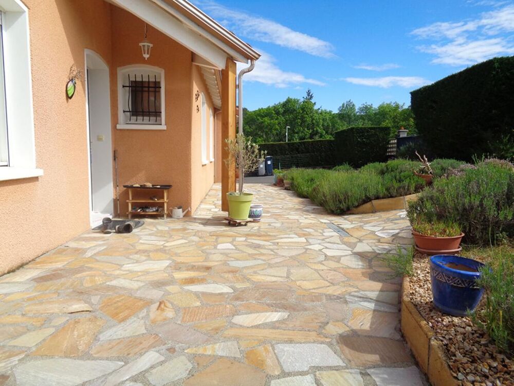 Jumeaux(63), maison plain pied de 90 m2 habitables, 3 chambres sur 882 m2 de terrain