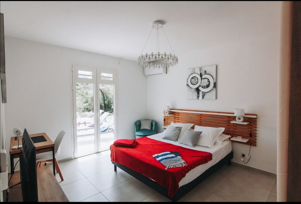 à vendre  Villa Sainte-Anne (97180)