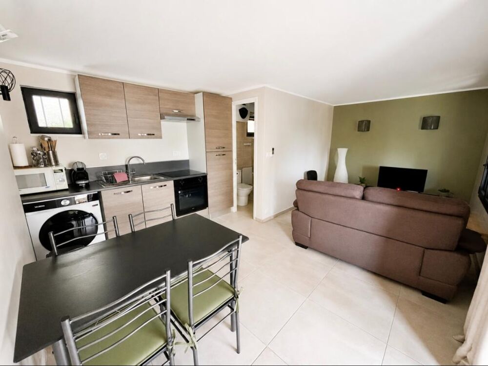 Vente Appartement À VENDRE - Très beau T2 + vaste extérieur proche plage Le Lavandou Le lavandou