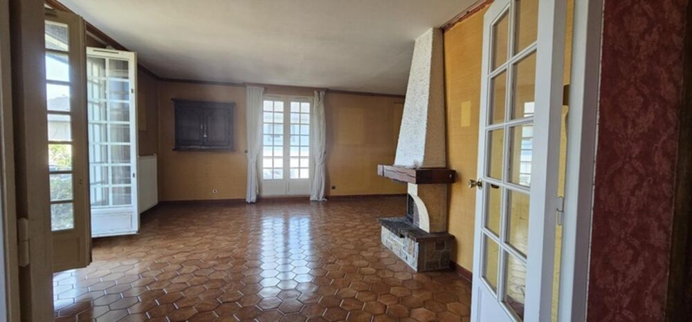 La Malgrange. Dans une impasse, au calme,maison individuelle - SOUS-SOL -GARAGE - COMBLES