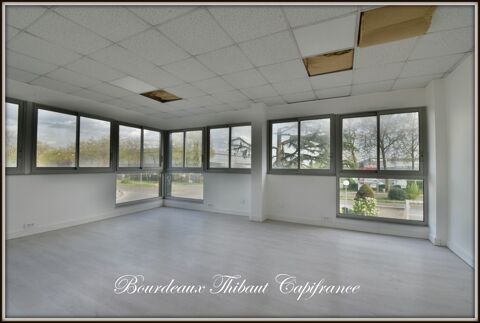 ?À louer  Bureaux rénovés de 65 m²  2 parkings  Proche A12 / Paris 738 78190 Trappes