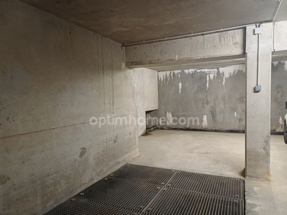 Vente Parking/Garage A VENDRE   -   COTE D'AZUR   -   PARKING S/S SOL   -  CANNES LA BOCCA  -  CENTRE VILLE Cannes