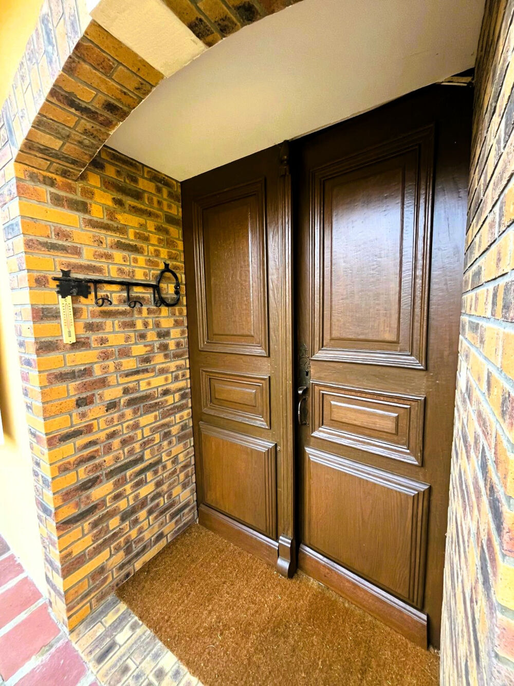 PLAISANCE(32), BELLE MAISON RENOVEE 130m2 par artisan+ APPARTEMENT (ou local) 42m2, jardin clos 650m2, garage, atelier, au calme