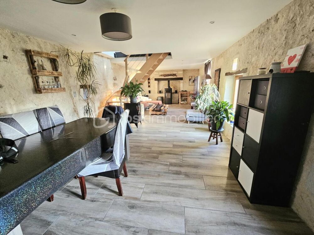Vente Maison COUP DE COEUR !! Corps de ferme rénové avec maison d'habitation + 2 logements séparés Paulmy