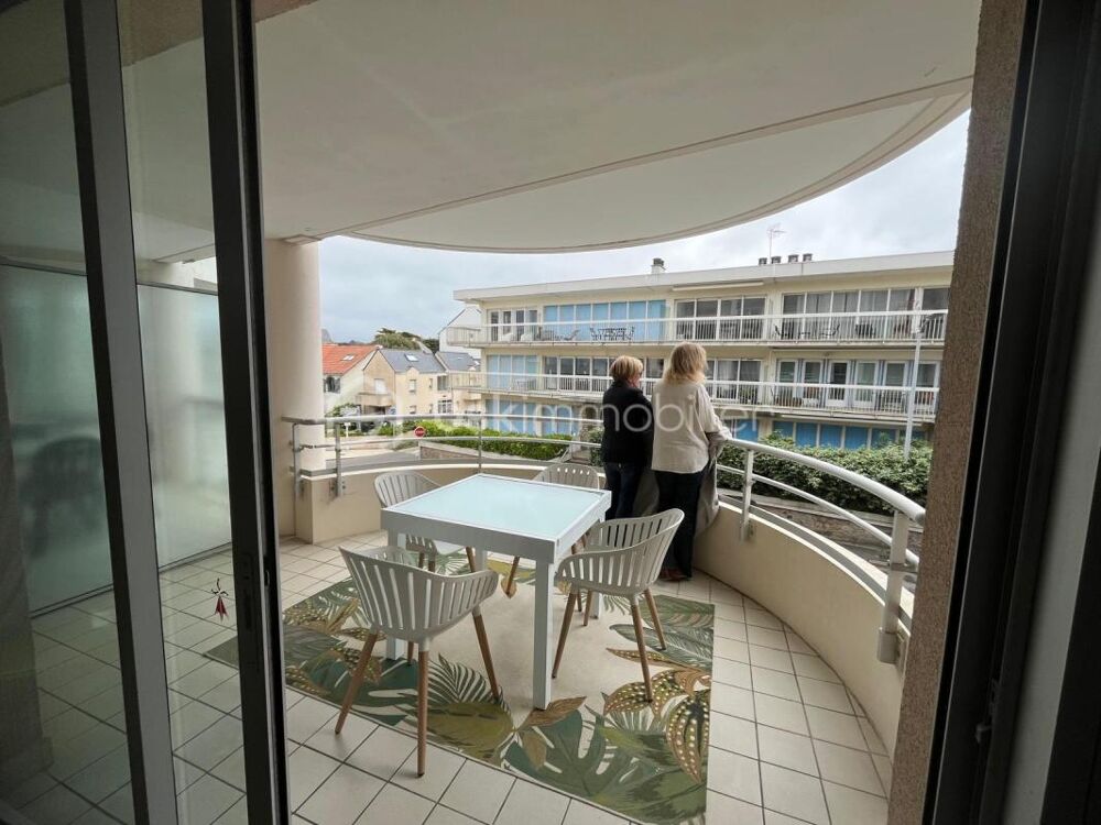 TRES BEL APPARTEMENT DANS IMMEUBLE FACE MER PROCHE MARCHE