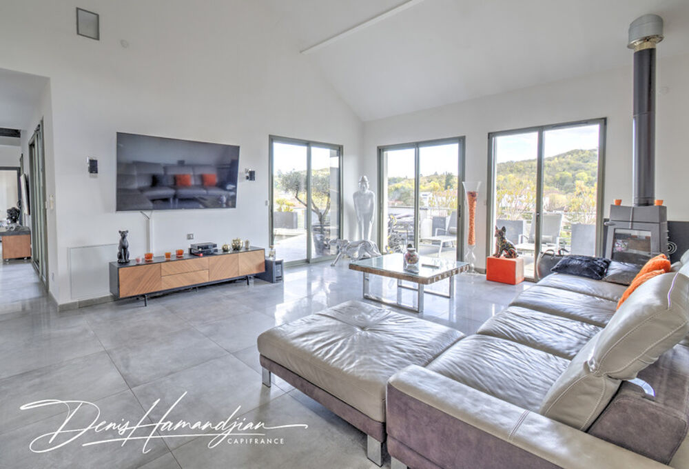 Maison contemporaine à vendre 6 pièces CREMIEU (38)