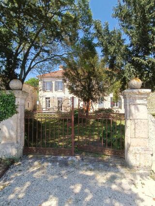  Propriété/château à vendre 10 pièces 247 m²