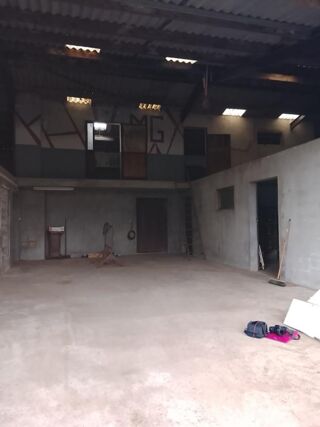  Remise / Grange � vendre 8 pi�ces 600 m�