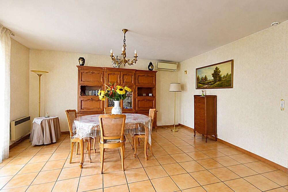 LESPINASSE  MAISON INDIVIDUELLE DE PLAIN-PIED 107 M²  3 CHAMBRES  TERRAIN 740 M²  GRAND GARAGE
