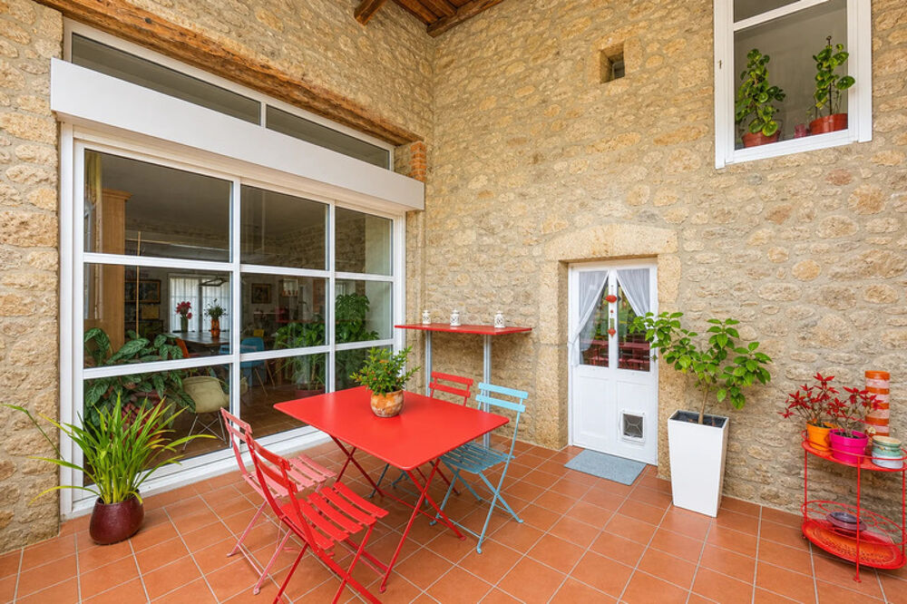 Maison dhôtes de caractère avec 7 chambres  Montromant (69)