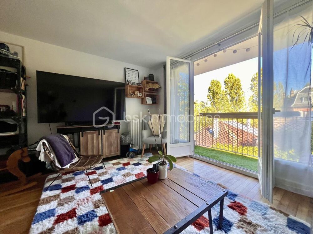 Vente Appartement T4 de 83 m2, lumineux, traversant et sans vis à vis, au 3ème et dernier étage à Vaucresson Vaucresson
