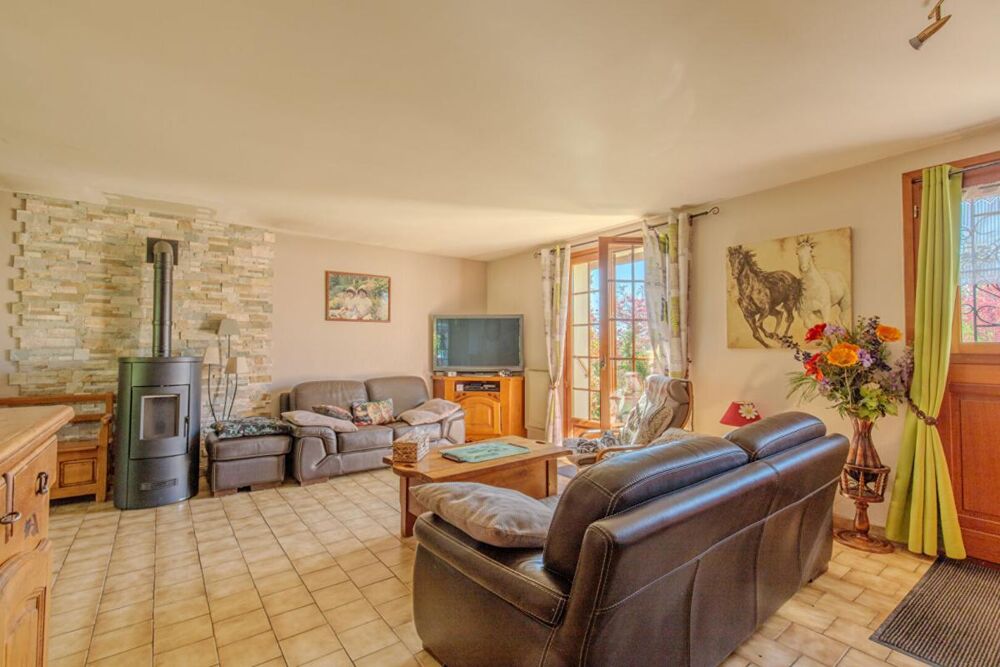 EXCLUSIVITE PROPRIETES-PRIVEES : Maison familiale à GAILLON-SUR-MONTCIENT