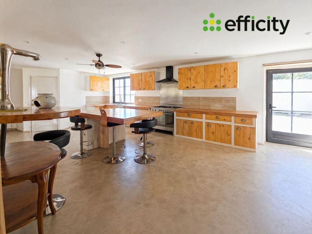 � vendre  Propri�t�/ch�teau Saint-Jean-de-Liversay (17170)