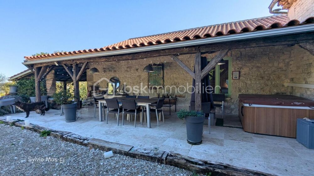 Un Domaine de Caractère au Coeur du Quercy Blanc - Gîtes - piscine