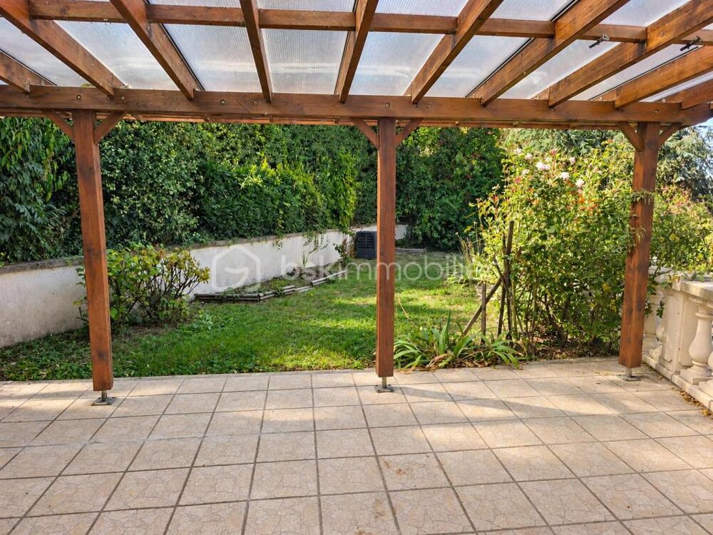 Vente Maison SAINT-ÉTIENNE – Maison de plain-pied avec sous-sol complet, jardin et terrasse couverte Saint etienne
