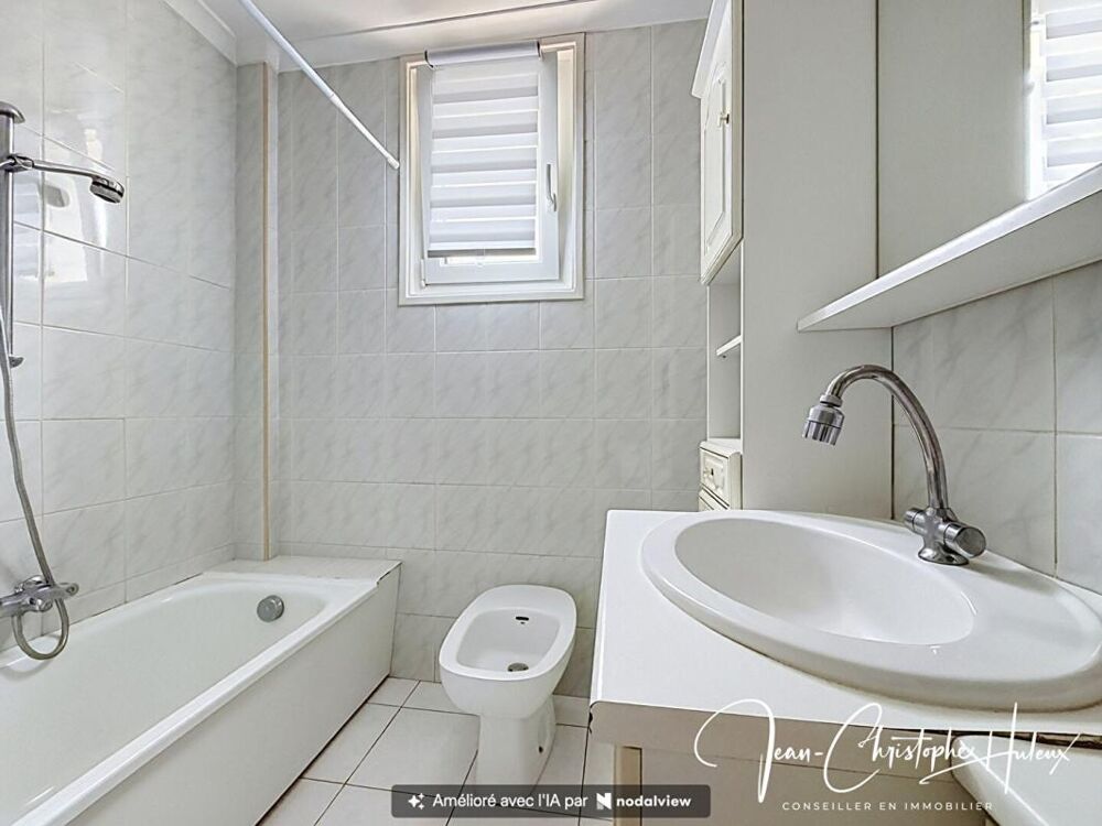 Vente Appartement 30900 NIMES Appartement  4 pièces de 68 m2  3 faces avec Garage privatif Nimes