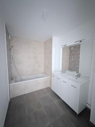  Appartement � louer 4 pi�ces 86 m�