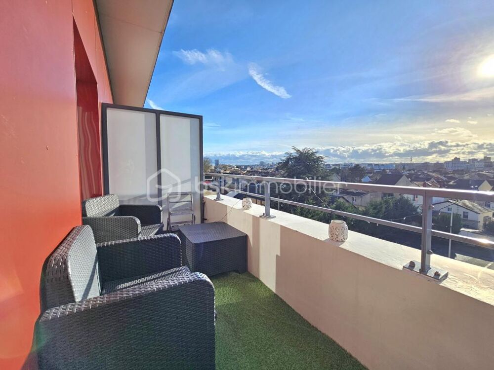 Vente Appartement Appartement dernier étage F2 44m² terrasse 14m² SUD parking DPE C Drancy