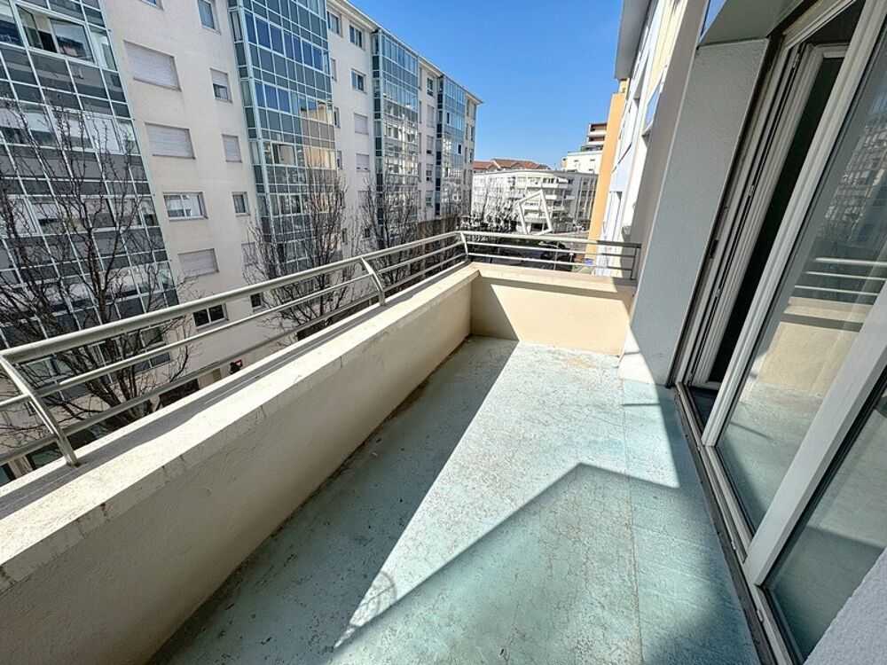 ? Annemasse centre  T2 54 m²  Investissement locatif rentable avec cave