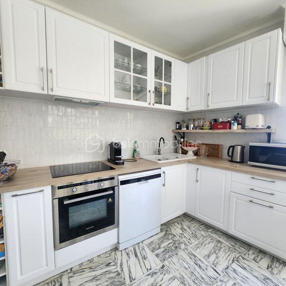 Vente Appartement Appartement lumineux de 70 m2 à proximité de la célèbre Promenade des Anglais et de l'Église Russe Saint Nicolas Nice