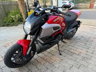 DUCATI 2012 occasion 70000 Navenne