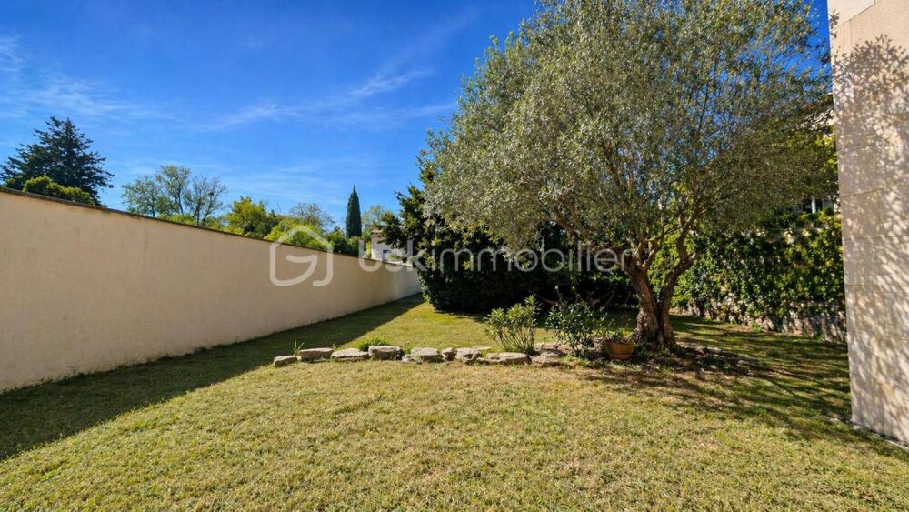 Exclusivité  Est de Montélimar  Maison de village rénovée  5 chambres  garage  jardin