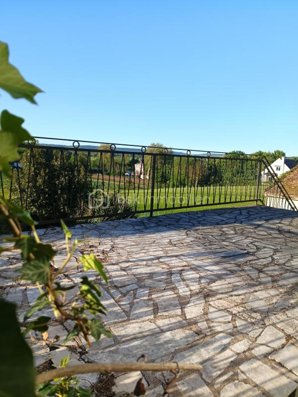 À 5 MIN DE SENS : MAISON DE 102 m² À FORT POTENTIEL, CALME ET JARDIN