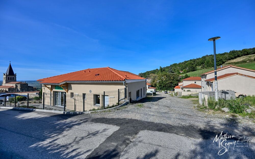 Vente Terrain POMEYS, Agréable terrain constructible orienté sud au cœur du village Pomeys