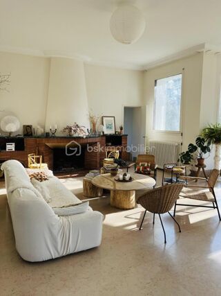  Maison � vendre 9 pi�ces 304 m�