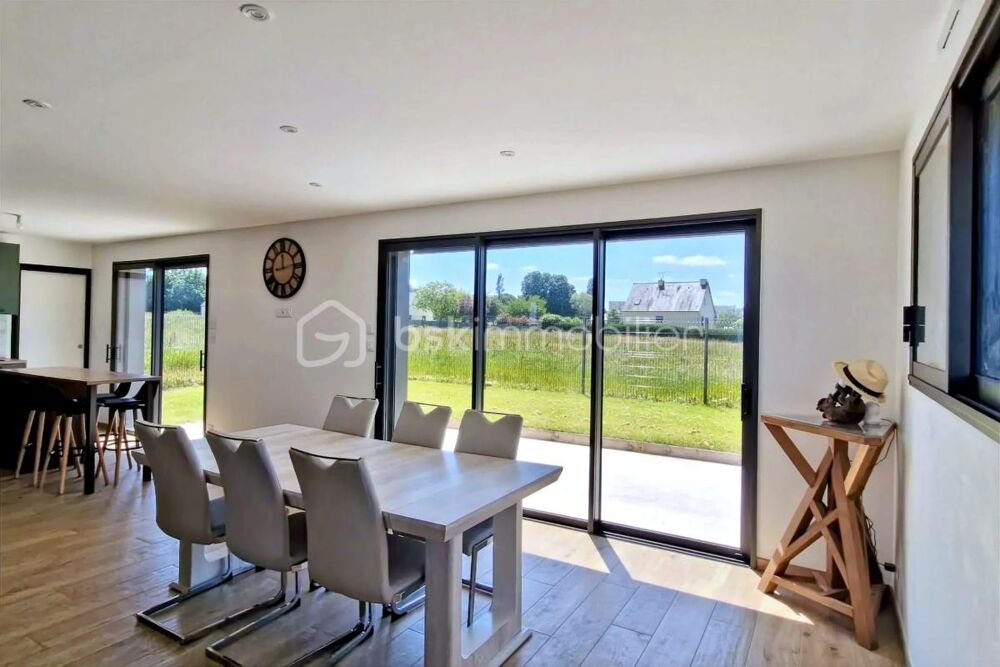 Maison Neuve de 2024  4 Chambres (dont suite parentale) et Jardin à Cornillé