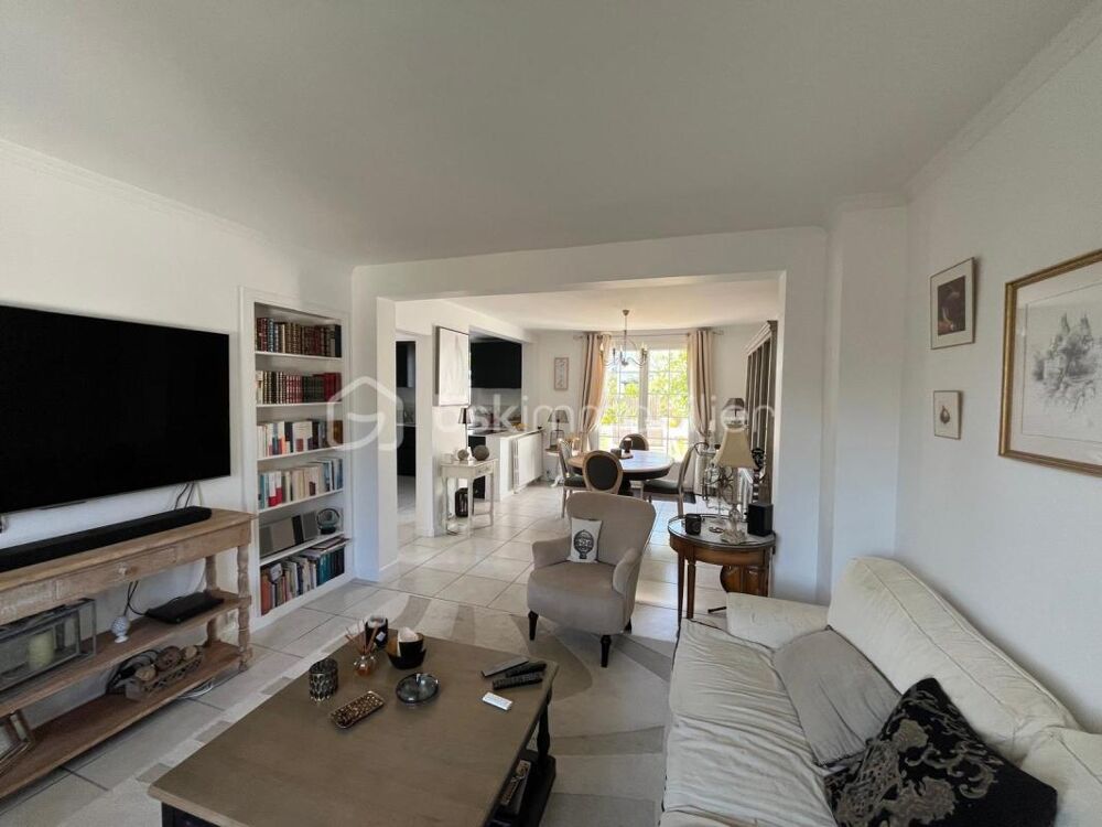 CHARMANTE MAISON ANNEES 50 ENTIEREMENT RENOVEE PROCHE COMMERCES