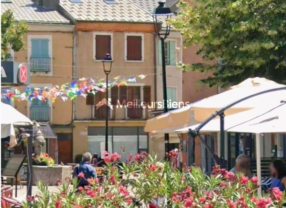 Vente Maison Embrun centre maison 76 m² sur 3 niveaux avec grande cave aménageable et terrasse Embrun